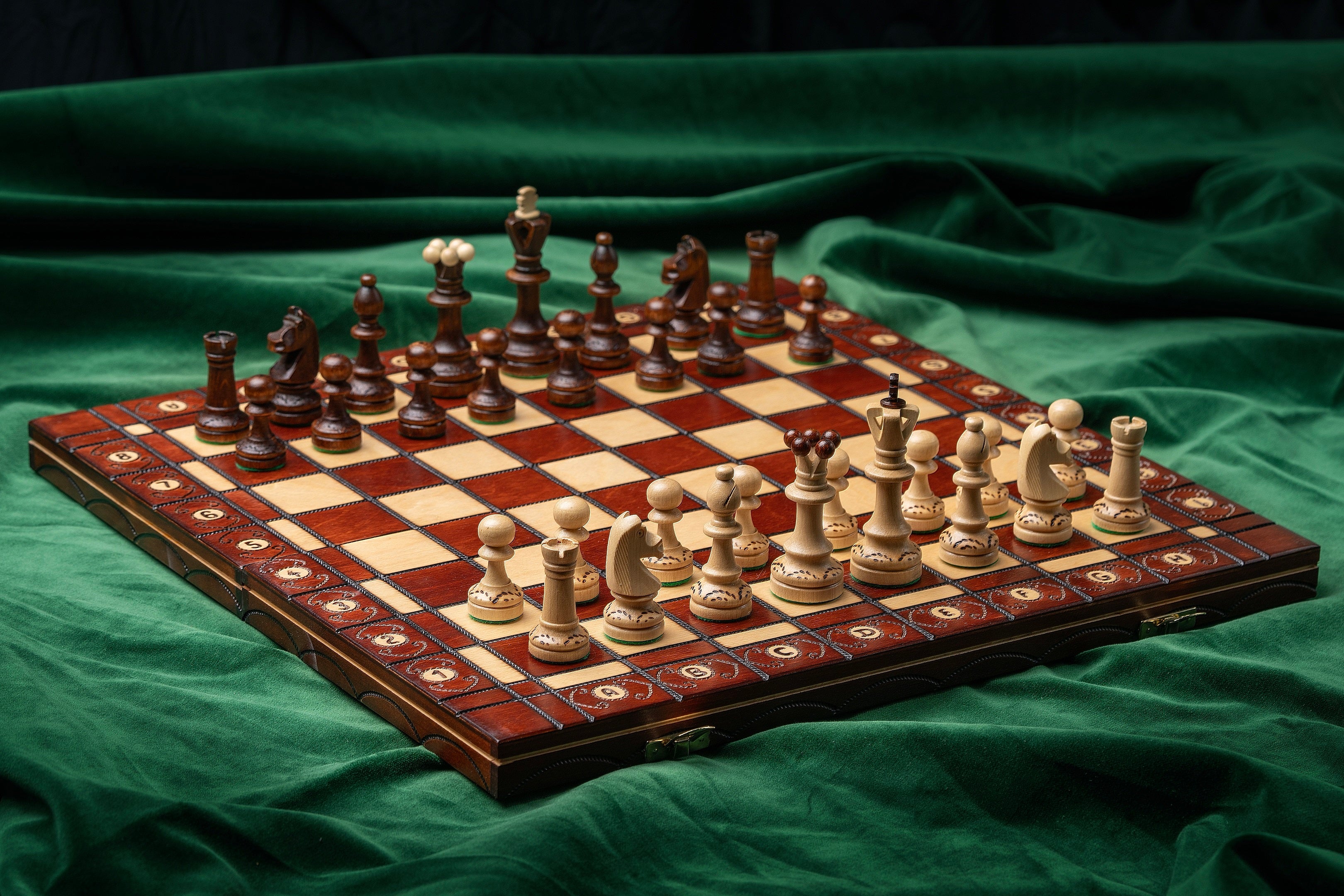 Senator Chess Set 16 in with Insert Tray (3.15 inch King)