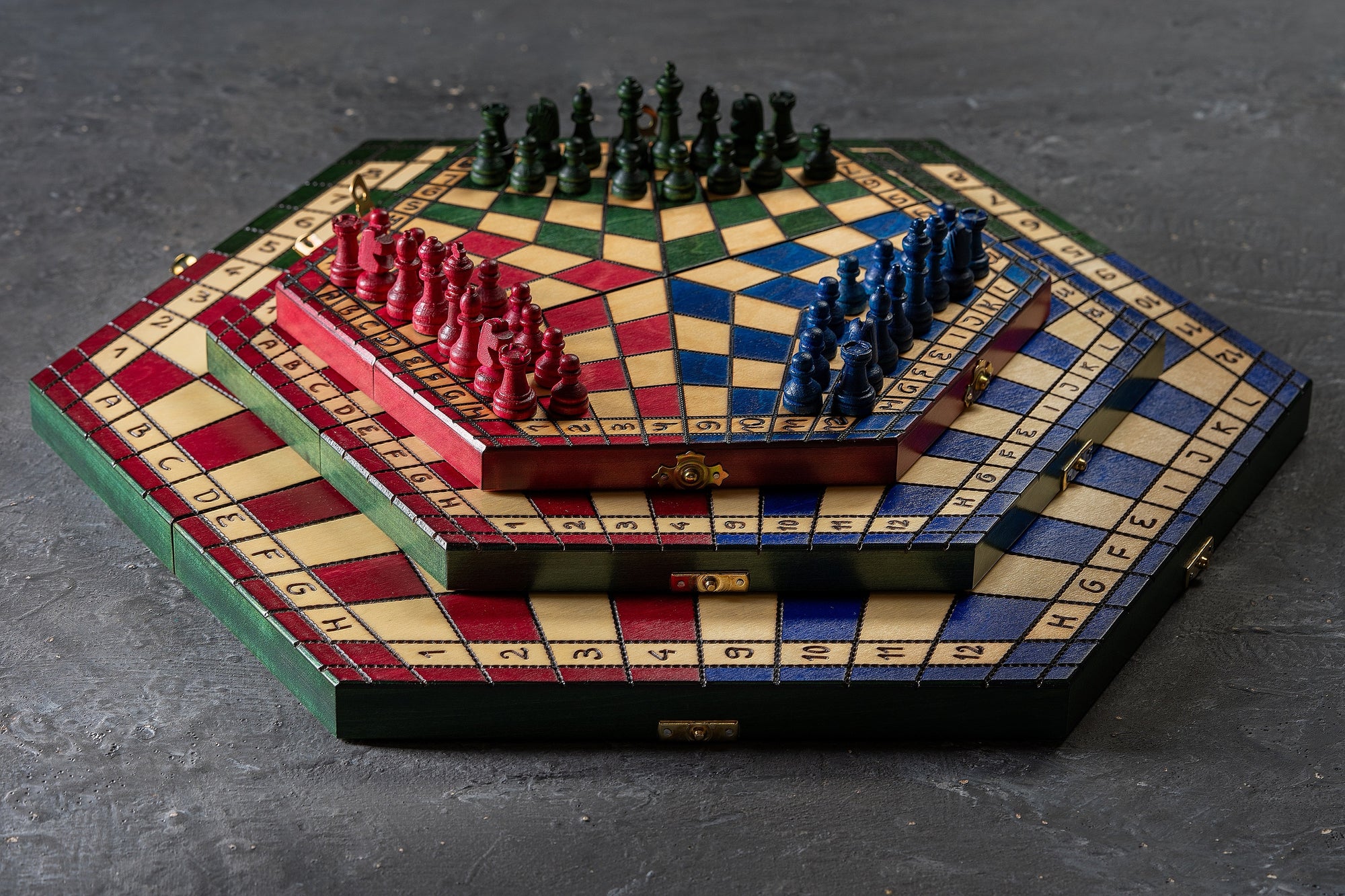 Three Player Tricolour Wooden Chess Set 3.35 in King