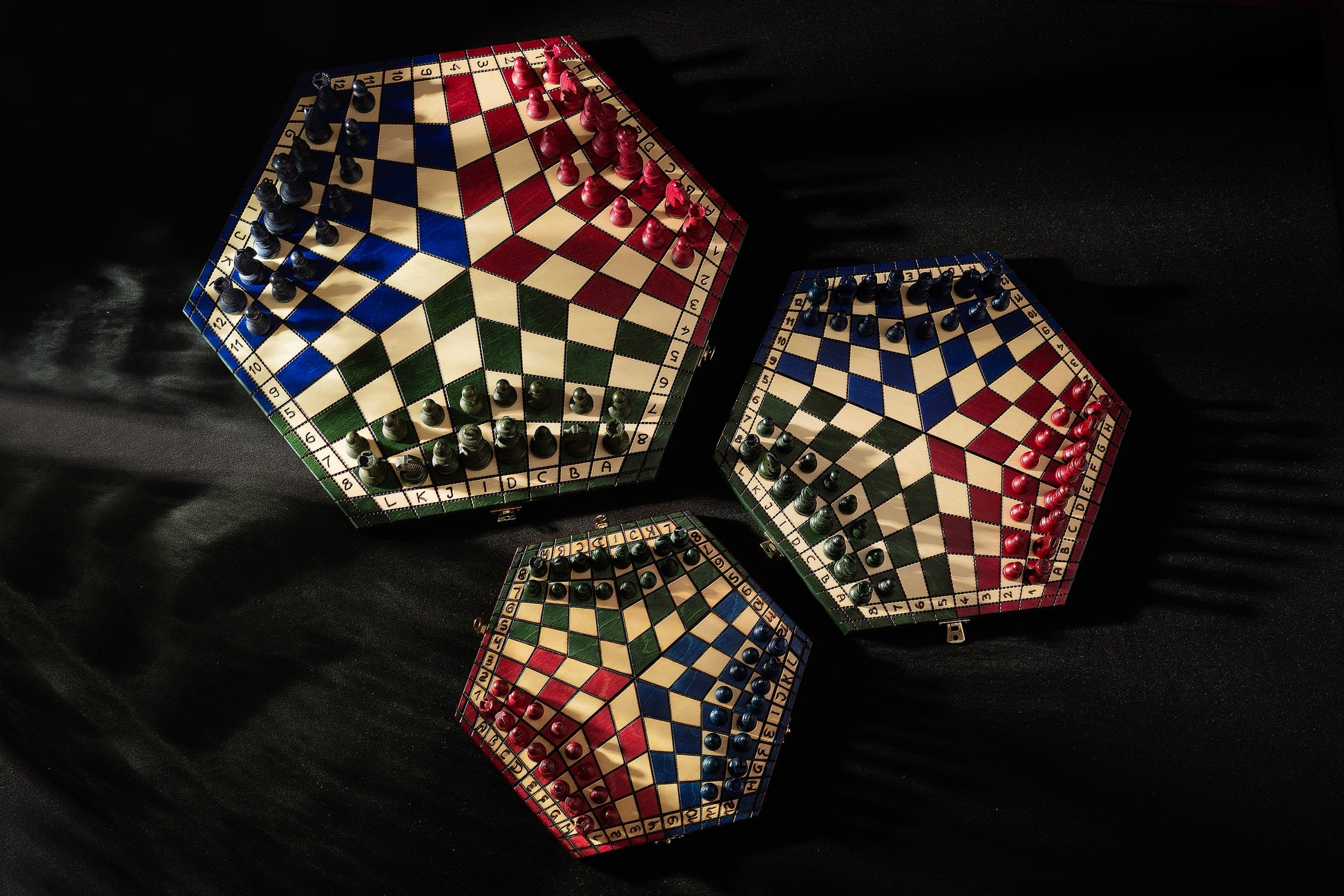 Three Player Tricolour Wooden Chess Set 3.35 in King
