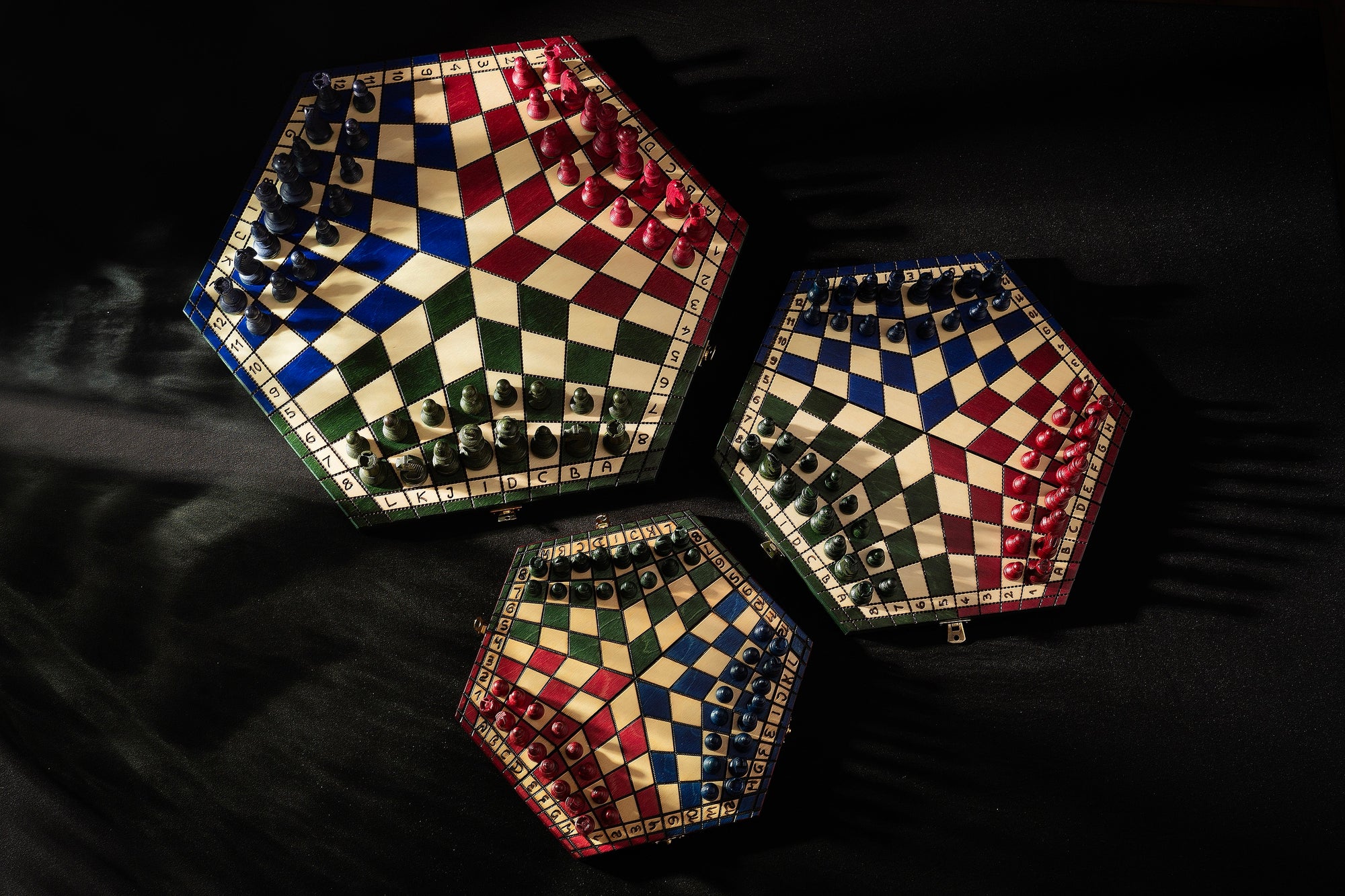 Three Player Tricolour Wooden Chess Set 3.35 in King