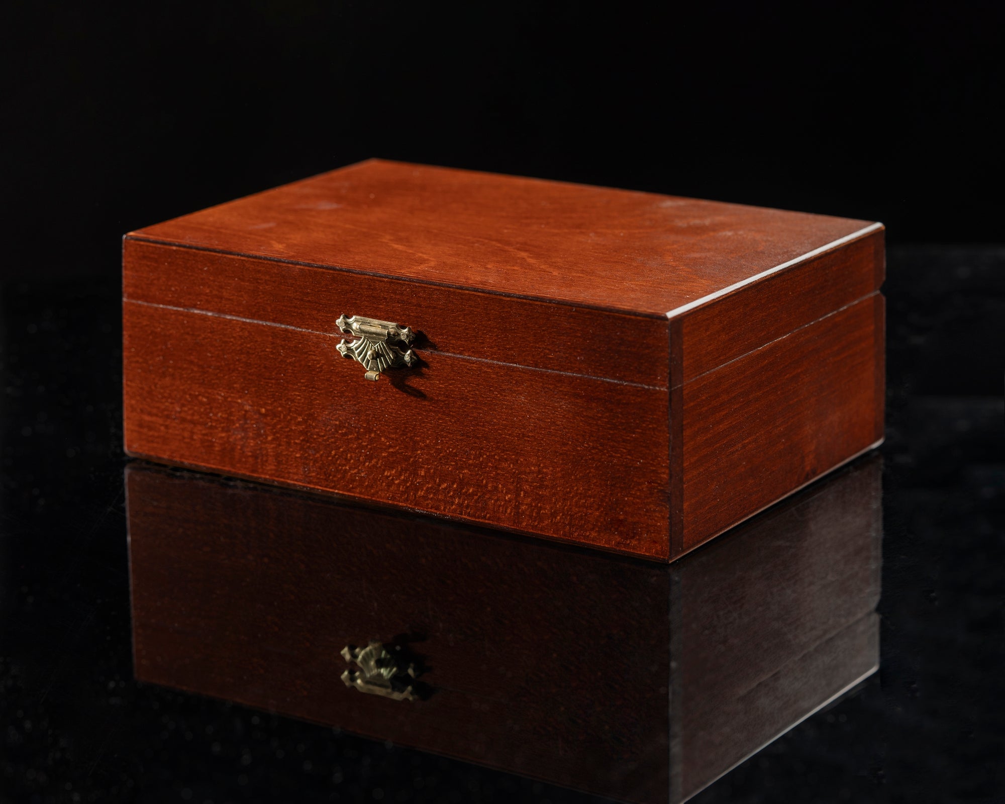 Wooden Chess Box – Staunton No. 6 Compatible, Dark Finish
