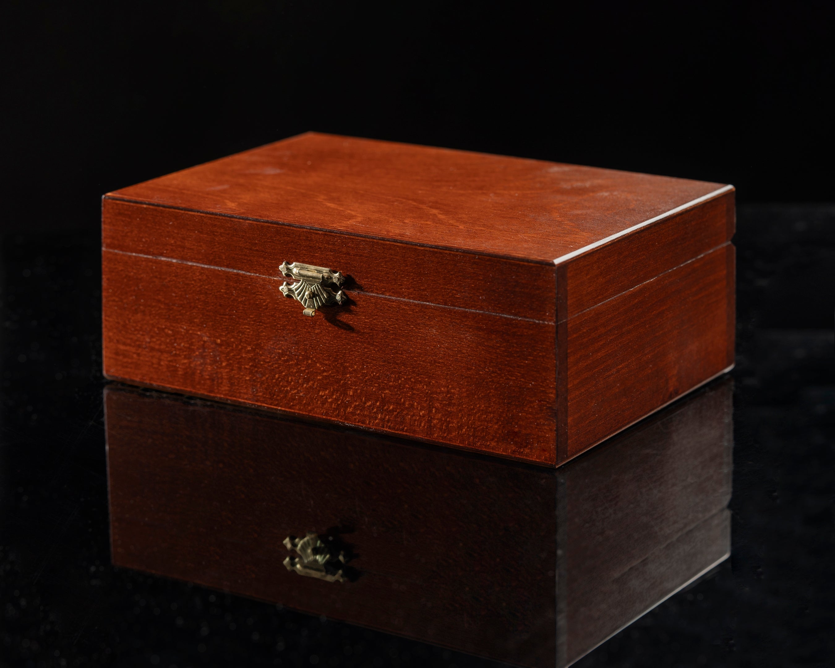 Wooden Chess Box – Staunton No. 6 Compatible, Dark Finish
