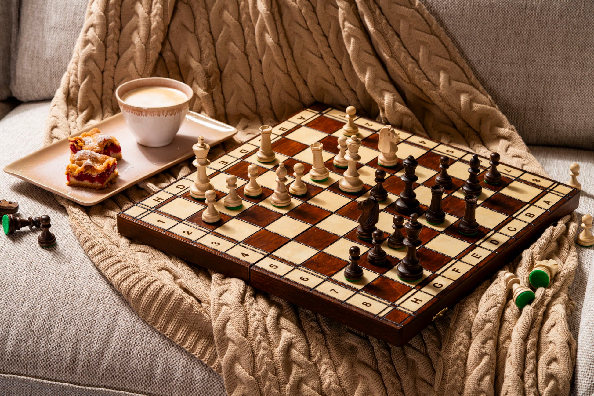 Jowisz Chess Set with Burned Folding Board (3.35 in King / 85 mm)