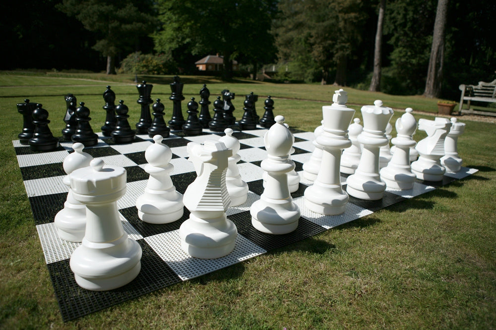 Giant Garden Chess Set with Plastic Board 25 in King