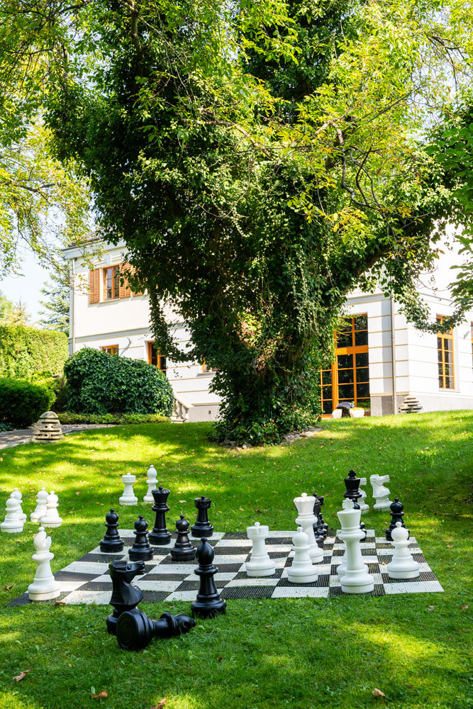 Giant Garden Chess Set with Plastic Board 25 in King