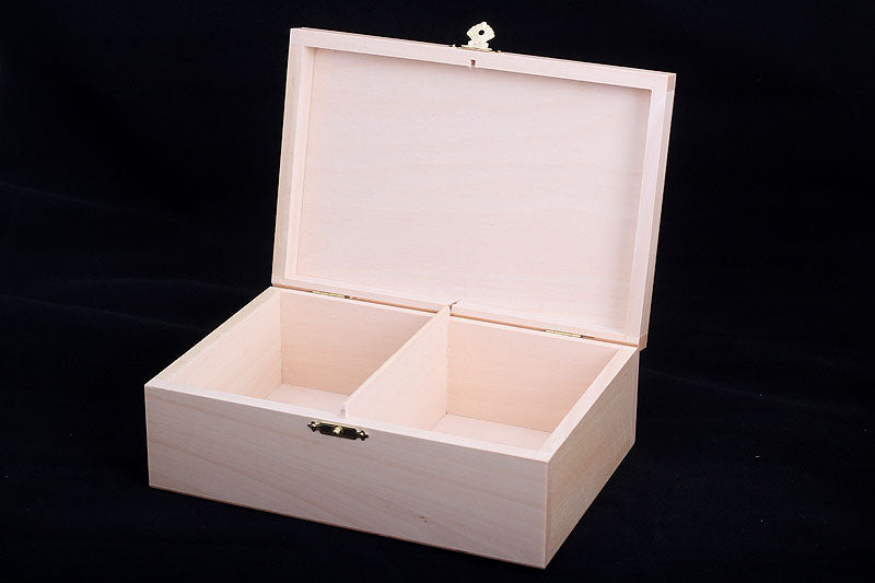 Wooden Chess Box for No. 6 Pieces – Light Wood Finish