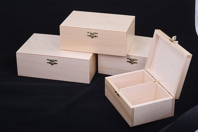 Wooden Chess Box for No. 6 Pieces – Light Wood Finish
